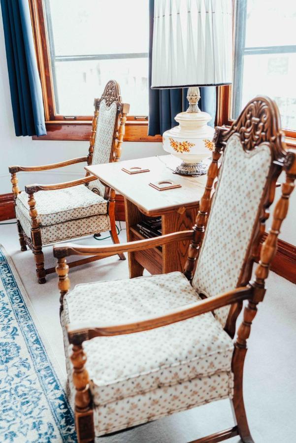 Town Hall Inn Lead Dış mekan fotoğraf