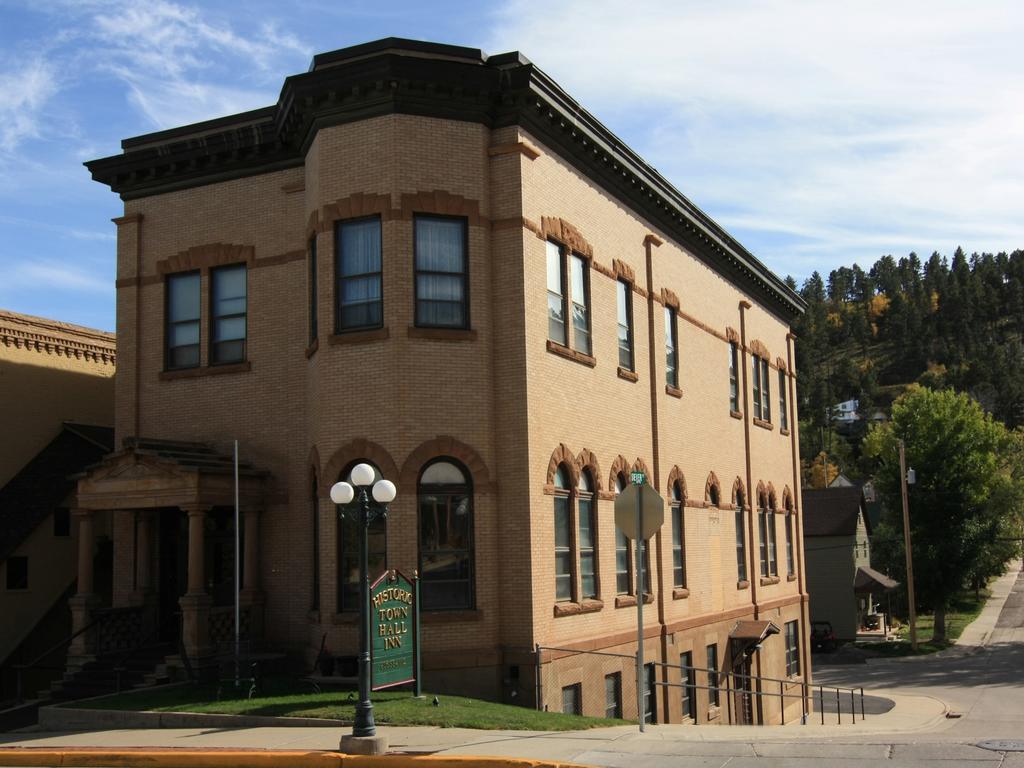 Town Hall Inn Lead Dış mekan fotoğraf