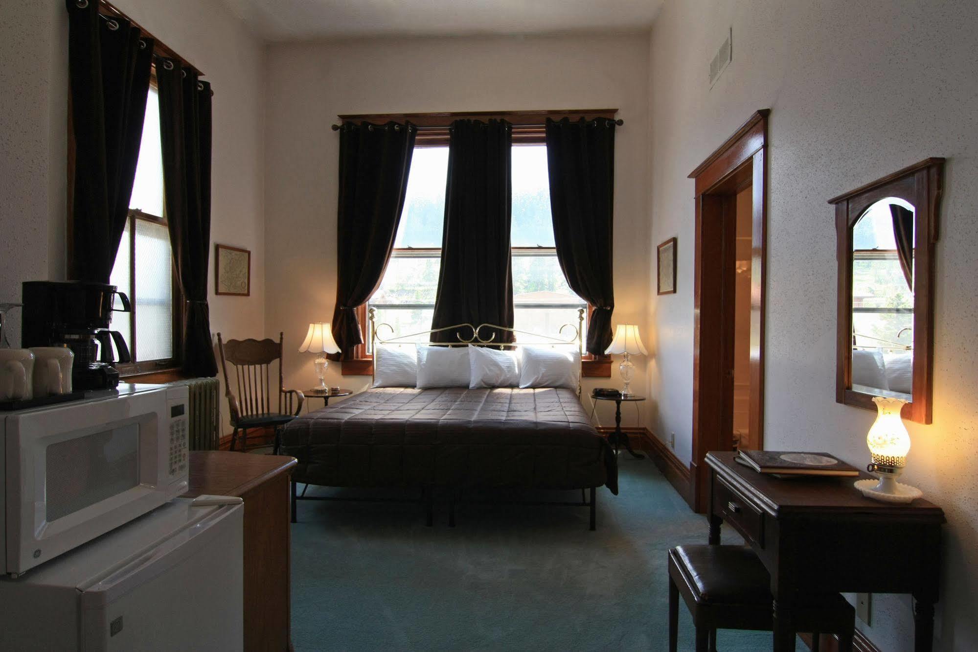 Town Hall Inn Lead Dış mekan fotoğraf
