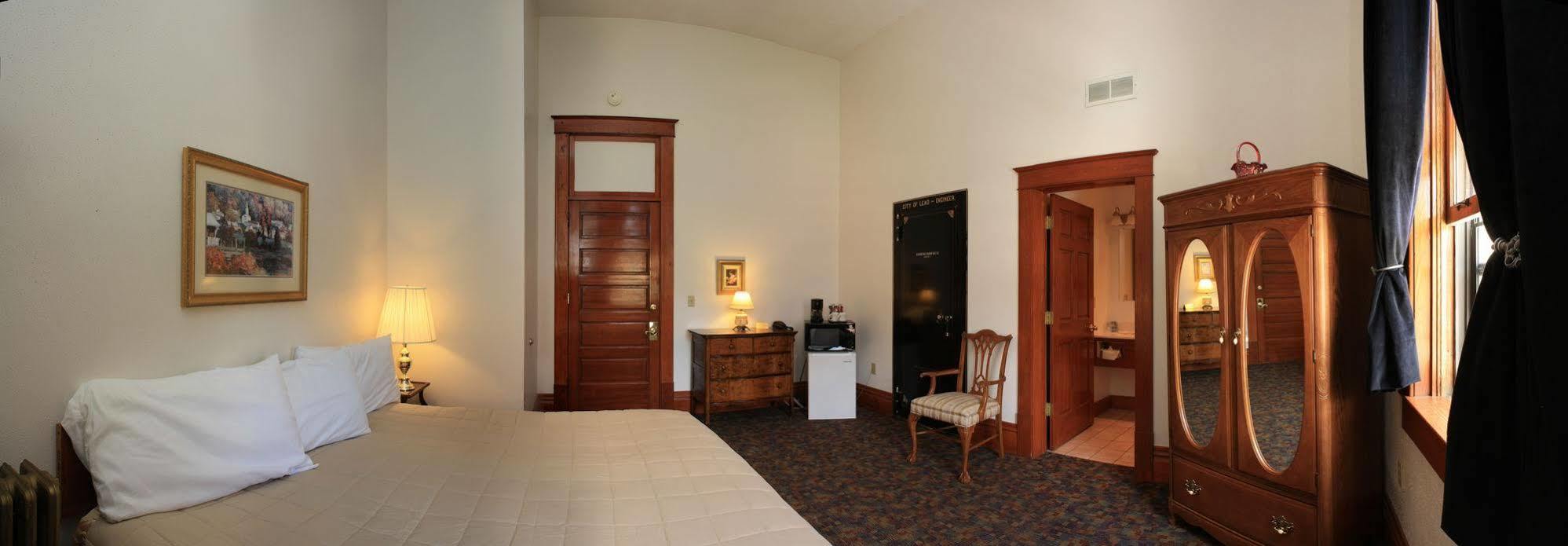 Town Hall Inn Lead Dış mekan fotoğraf